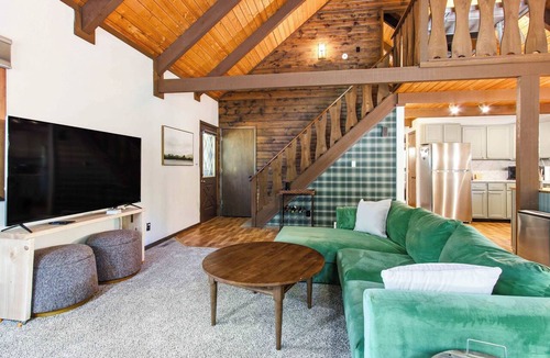 Rome House | Swiss Chalet Retreat at Lake Arrowhead Sleeps 8