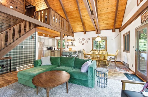 Rome House | Swiss Chalet Retreat at Lake Arrowhead Sleeps 8