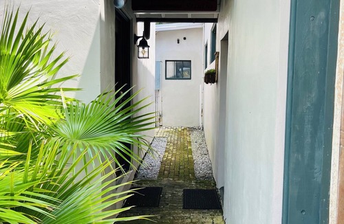 Old Town Apartment | Sycamore Studio at the Abode Guest House