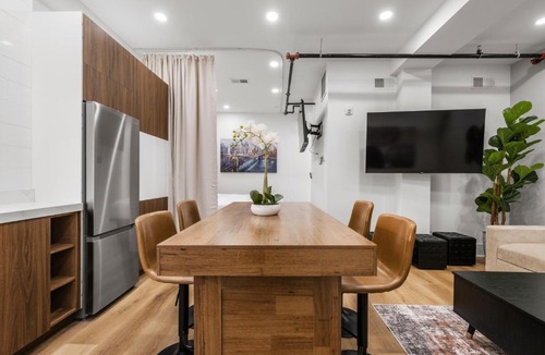 Fenway–Kenmore Apartment | SympleLive Hotel