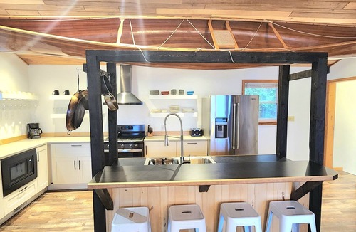 Gay House | Take in Lake Superior breathtaking views! Centrally located with a Sauna and A/C