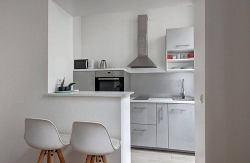 Quartier de Rochechouart Apartment | TBS 195 - Nice suite in Faubourg Montmarte area