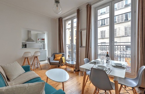 Quartier de Rochechouart Apartment | TBS 195 - Nice suite in Faubourg Montmarte area