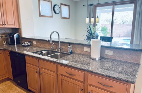 Mesquite House | Tee Time Oasis| 3BR, 2.5 BA, Private Pool/Hot Tub, steps to Wolf Creek + Free Daily Activities