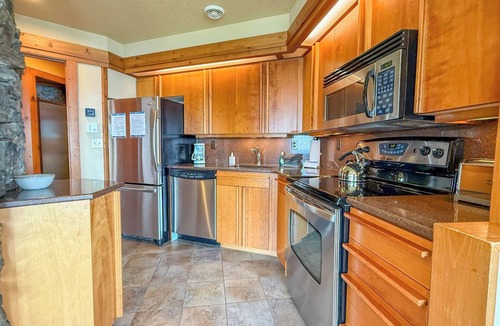 Grand Marais Condo | Terrace Point 11B - Lake Superior - Grand Marais, MN - Cascade Vacation Rentals