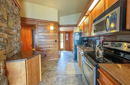 Grand Marais Condo | Terrace Point 12A - Lake Superior - Grand Marais, MN - Cascade Vacation Rentals
