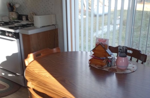 Westboro House | Terrific 2-bedroom house with AC in Rib Lake