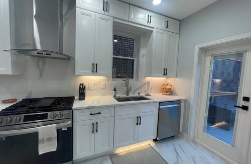Truxton Circle House | Terrific and Cozy Row home walkable to downtown