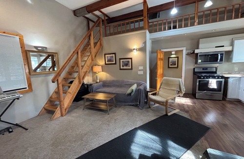 Oak View Ski Chalet | Terrific bicycle vacation housenin pleasant Oak View neighborhood adjacent Ojai.