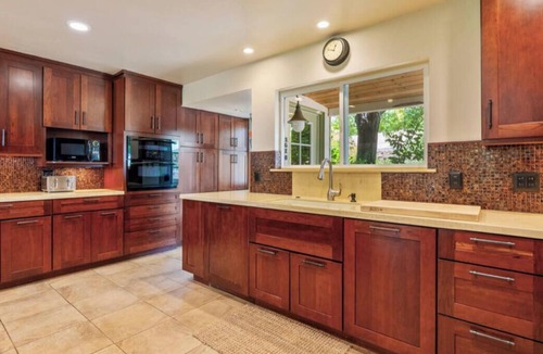 Paso Robles House | Thacher Vineyard Retreat- 23 acres-2 miles from Downtown Paso Robles