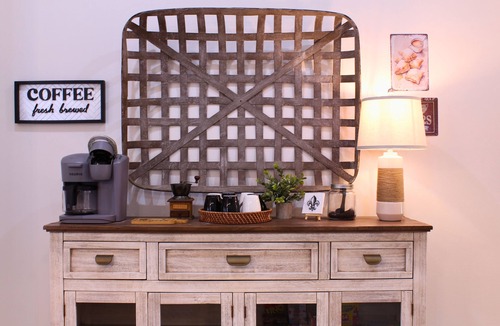 Long Beach House | The All-American Summer Getaway in the Heart of Long Beach! King suite, sleeps 6