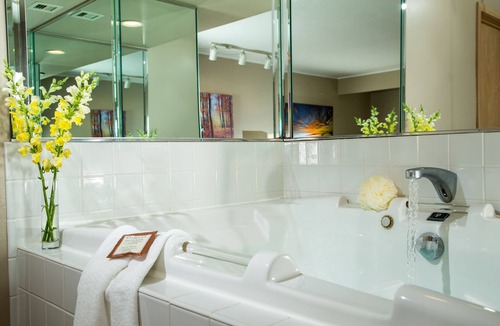 Egg Harbor Hotel | The Ashbrooke