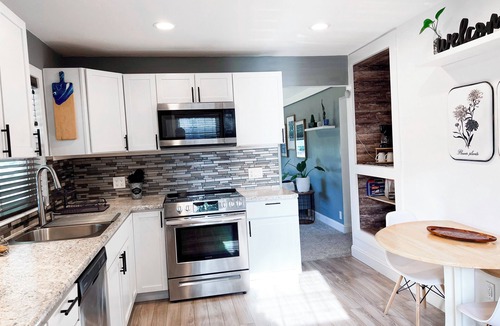 Sioux Falls House | The Bailey House - 4 Bedroom Luxury Comfort Downtown Sioux Falls