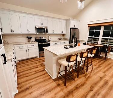 Shoreline Park House | The Bay Stay