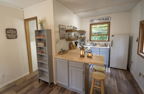 Williams Bay House | The Bay Tiny House - Romantic Hideaway