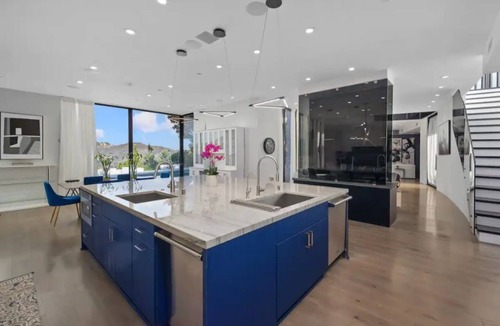 Beverly Hills House | The Bel Air Mansion｜Lake & Mountain View