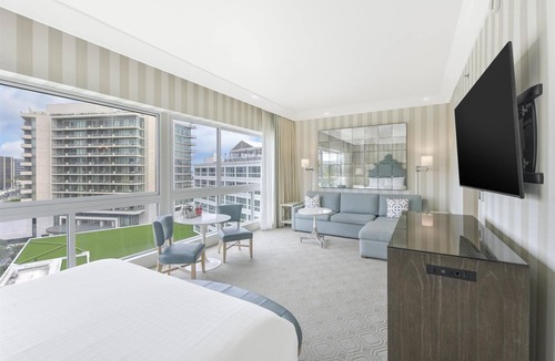Beverly Hills Hotel | The Beverly Hilton