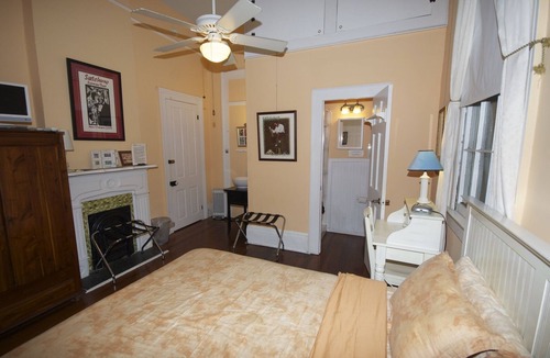 Faubourg Marigny Bed & Breakfast | The Burgundy Bed and Breakfast
