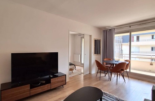 Nogent Village Apartment | The Charming - Near Paris