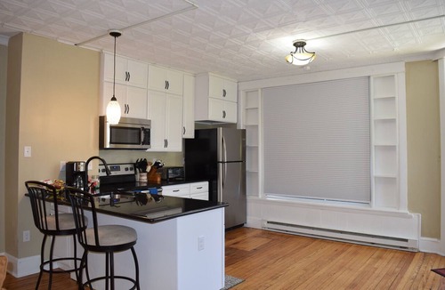 Boonsboro Apartment | The Corner House in Historic Boonsboro-Studio Apt