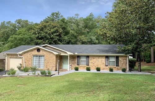 Mobile House | The Country Carriage: POOL home- sleeps 8 guests!