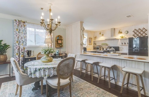 Biloxi Cottage | The Disco Mermaid Cottage, located in downtown Ocean Springs. Fully stocked!