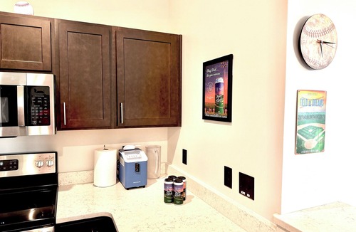 Dyersville Condo | The Dugout - Baseball Oasis 2-Level Condo