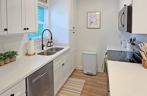 Biloxi Condo | The Dwelling Place - 2BR Coastal Condo in Ocean Springs