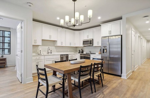 Central Business District Hotel | The Eleanor New Orleans 4BD/4B - All King Bedrooms