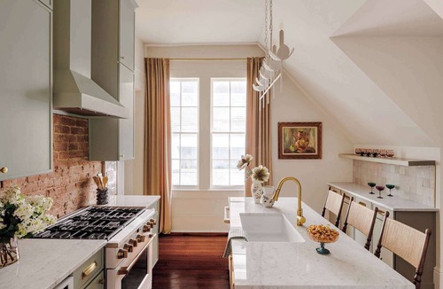 Touro Hotel | The Estella, 6BR Garden District Suite,Shared Pool