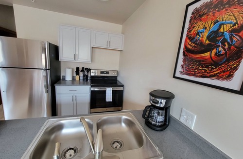 Marshland Apartment | The Exchange 26 | Historic Bldg, 2 Bed, Dwntwn
