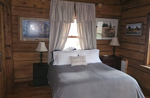 Grantsburg House | The Farmhouse at Historic Grettum Farms 20 Private Acres Wildlife Trails