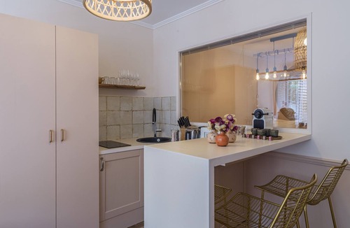 Porte-Dauphine Apartment | The Garden Rose Apartement