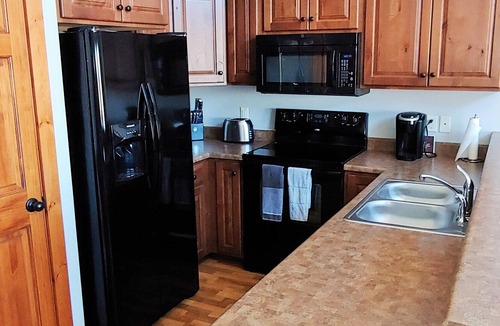 Spirit Lake Cabin | The Good Life Cabin - Bridges Bay Resort in Okoboji, Iowa