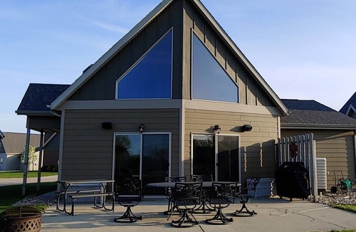 Spirit Lake Cabin | The Good Life Cabin - Bridges Bay Resort in Okoboji, Iowa