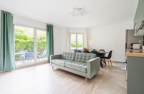 Lognes Apartment | The Green Wood - Disney 15min - Paris 30min - Terrasse