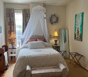 Seventh Ward Bed & Breakfast | The Happy Place #1