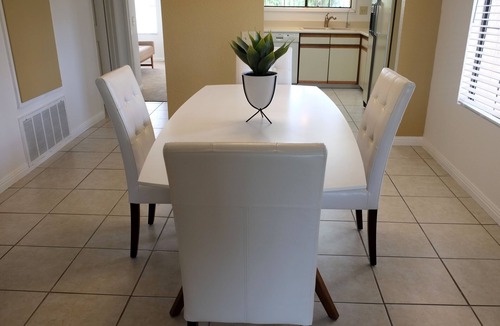 Palm Springs Condo | The Holiday Palms Close center of Palm Springs Permit #3244