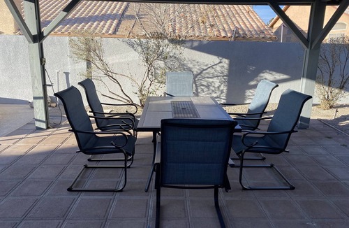 Foothills House | The home features: pool, hot tub and pool table. STR19-00109