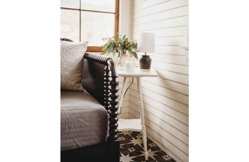 Agua Dulce House | The Homestead House: a cozy ranch cottage