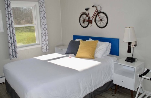 Mount Horeb House | THE LITTLE VILLAGE , 2 Full Beds 101
