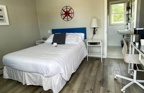 Mount Horeb House | THE LITTLE VILLAGE , 2 Full Beds 101