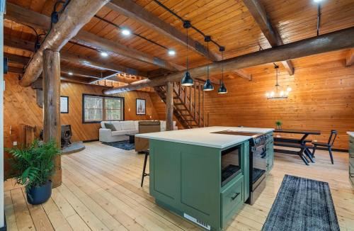Crosby House | The Log Haus, a newly renovated lakefront cabin close to the trails