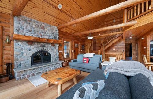 Fish Creek House | The Log Home of Fish Creek by Simple Life Rentals