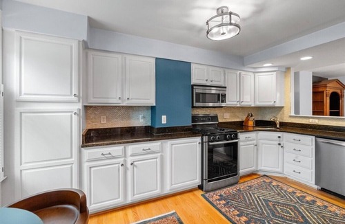 Old Town West House | The Madison - Pet Friendly Spacious Retreat + Private Fire Pit Courtyard