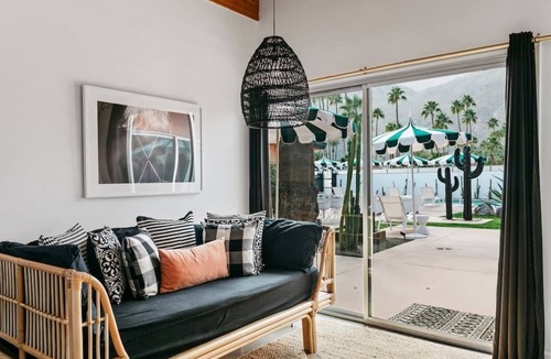 Warm Sands House | The Marley Hotel Room 3 by AvantStay | Classic Palm Springs Suite w Pool&Hot Tub