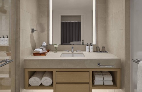 Back Bay East Hotel | The Newbury Boston, 2 Classic Fireplace Suite!