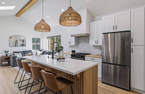 Thousand Oaks House | The Oaks - Luxury Stay Near Malibu, Patio, Fire Pit, Fast Wifi, 2 Bedroom