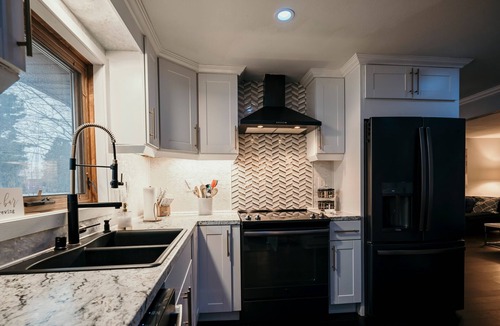 Sturgeon Bay House | The Oasis! Arcades, Theater Room & Hot Tub