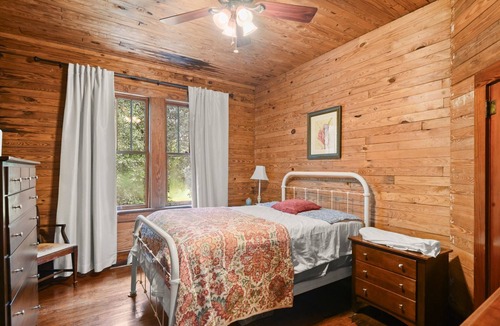 Clinton Bed & Breakfast | The Old Rist Hotel -A place where you can rest, relax, and recharge.